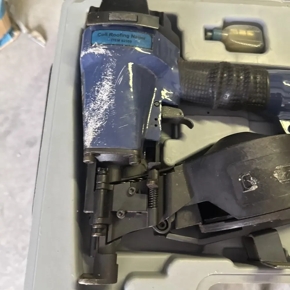 Central Pneumatic 92359 Contractor Series 15° Coil Roofing Air Nailer Gun W Case